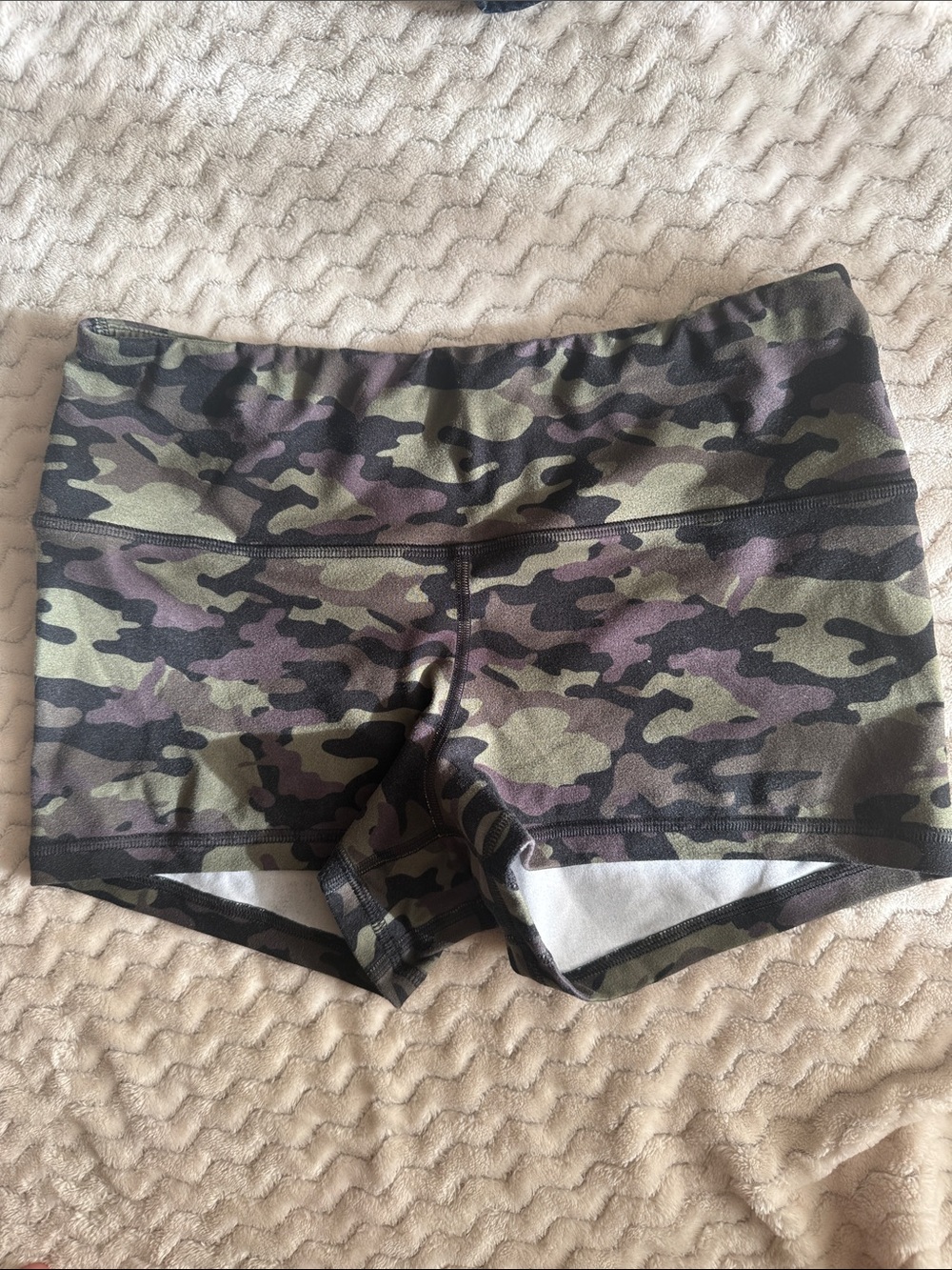 Fleo Women's Camo Bike Shorts in Olive, Black & Brown